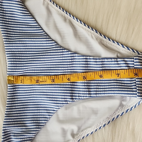 J. CREW Hipster Bikini Bottom in Seersucker Women's Medium Blue White Stripe NWT - Picture 6 of 12